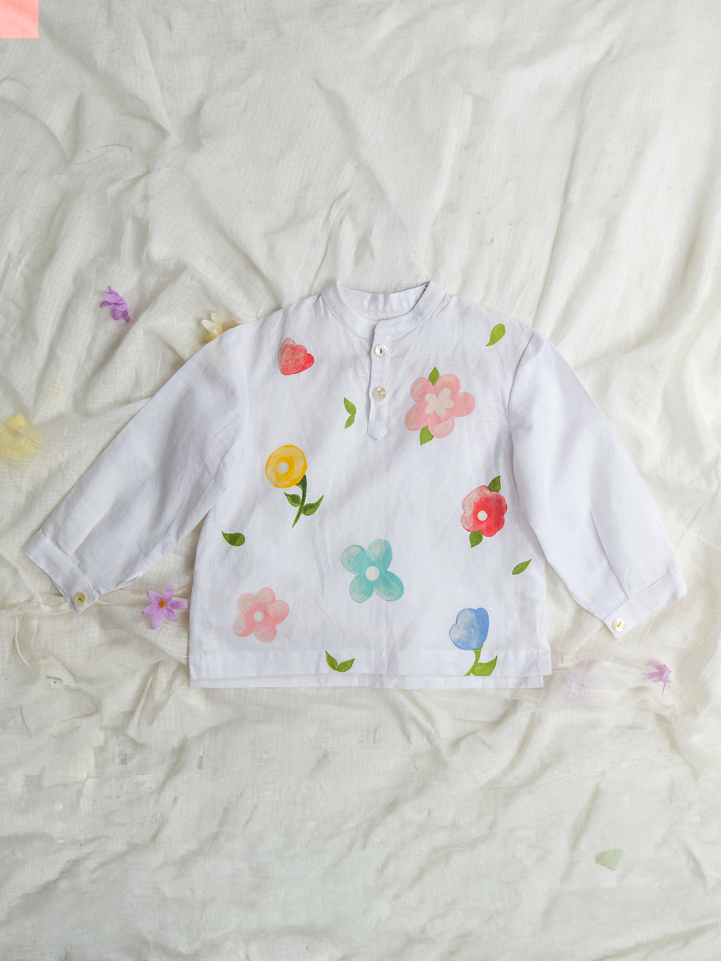 White Spring Linen Shirt with Cargo Shorts