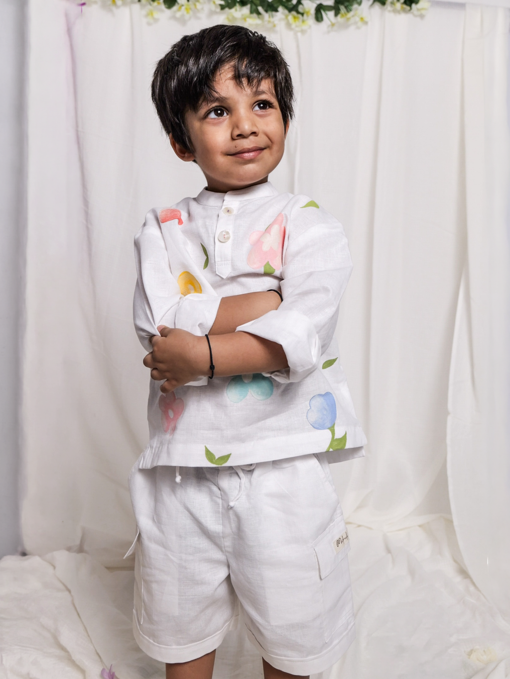 White Spring Linen Shirt with Cargo Shorts