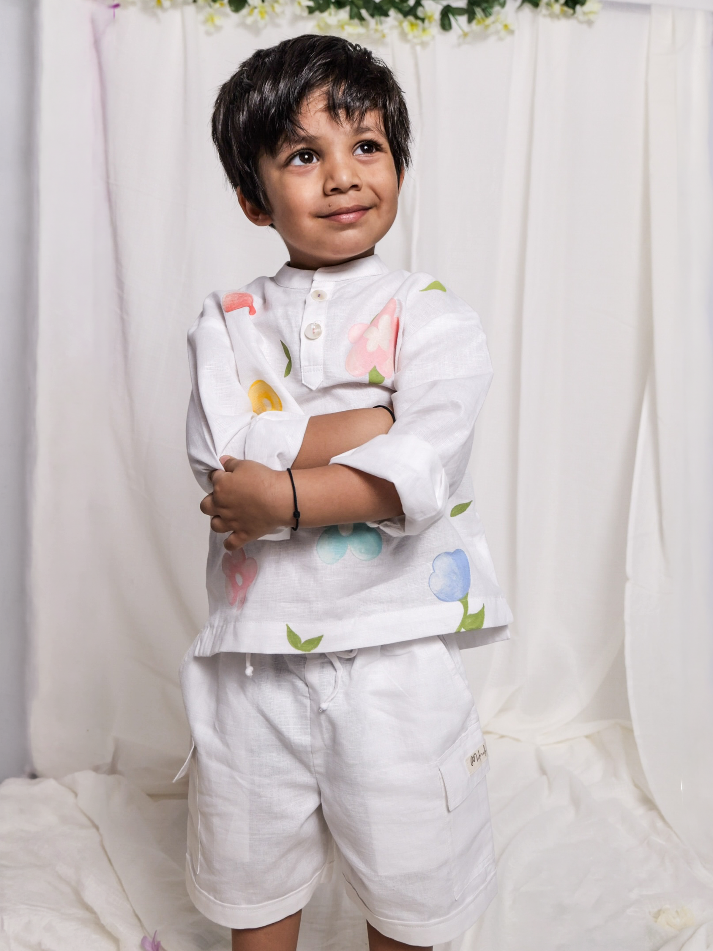 White Spring Linen Shirt with Cargo Shorts