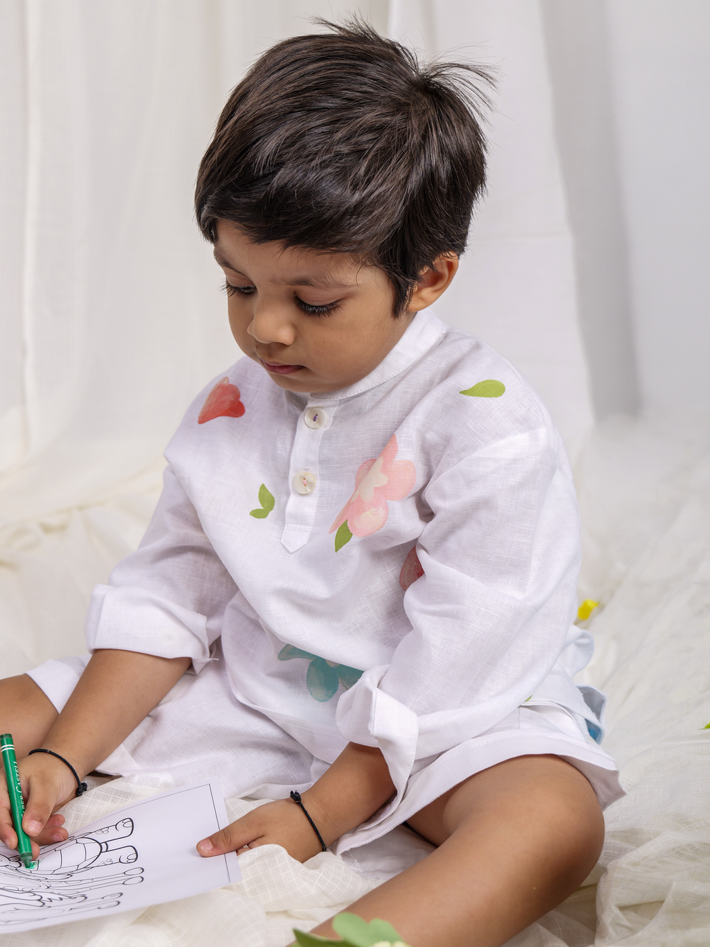 White Spring Linen Shirt with Cargo Shorts
